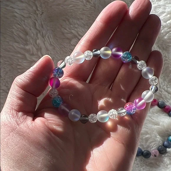 Beaded bracelets - Picture 3 of 4